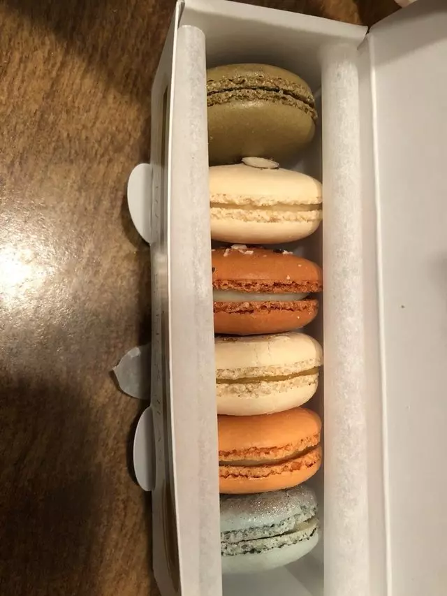 Chantal Guillon Macarons
