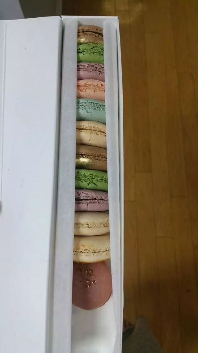 Chantal Guillon Macarons