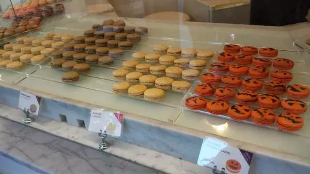 Chantal Guillon Macarons