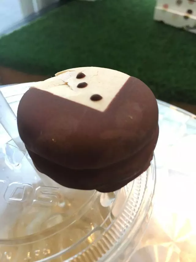 Chantal Guillon Macarons
