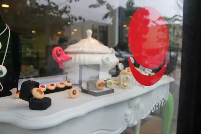 Chantal Guillon Macarons
