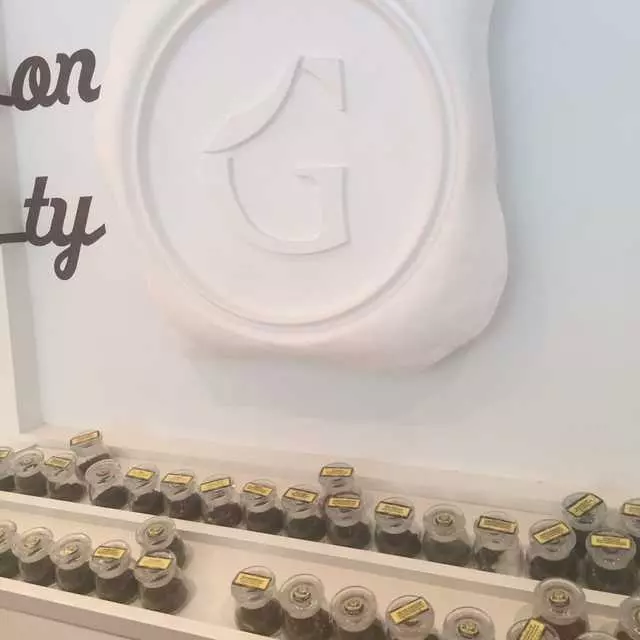 Chantal Guillon Macarons