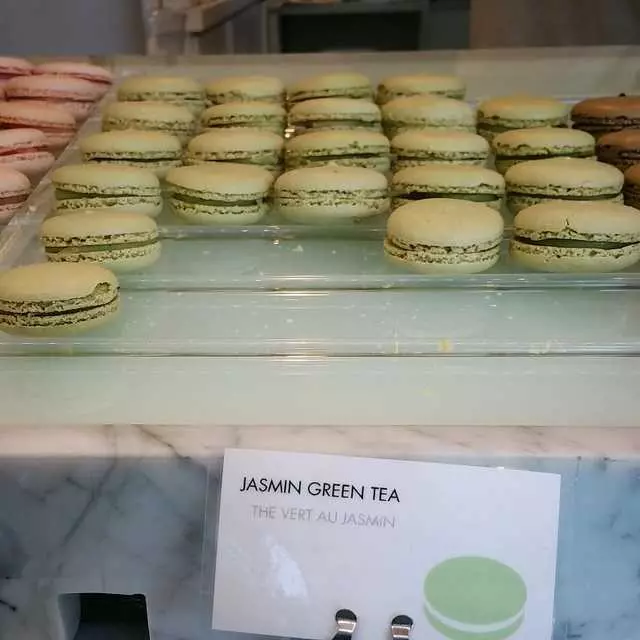Chantal Guillon Macarons