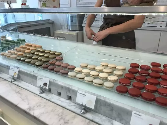 Chantal Guillon Macarons