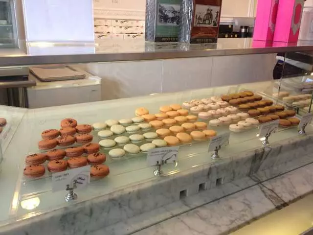 Chantal Guillon Macarons