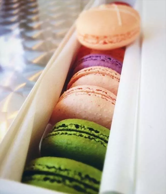Chantal Guillon Macarons
