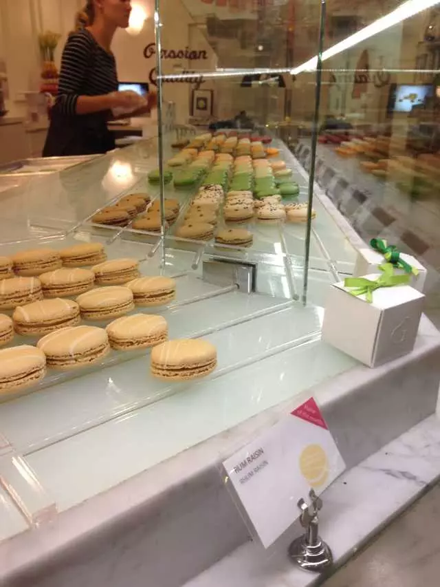 Chantal Guillon Macarons