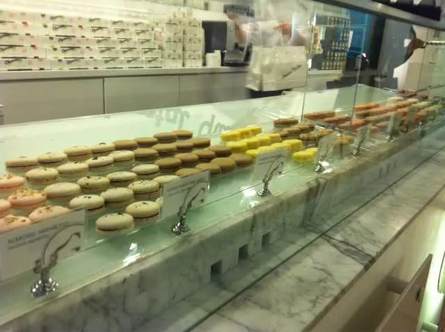 Chantal Guillon Macarons