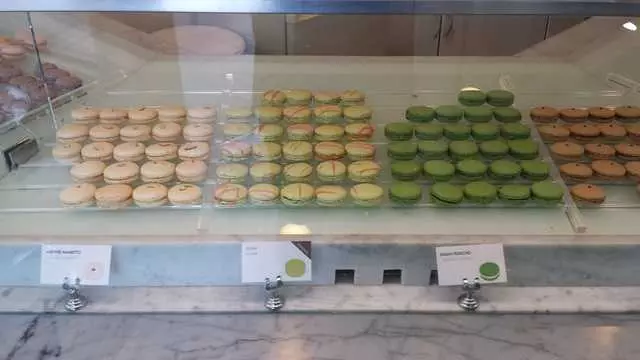 Chantal Guillon Macarons