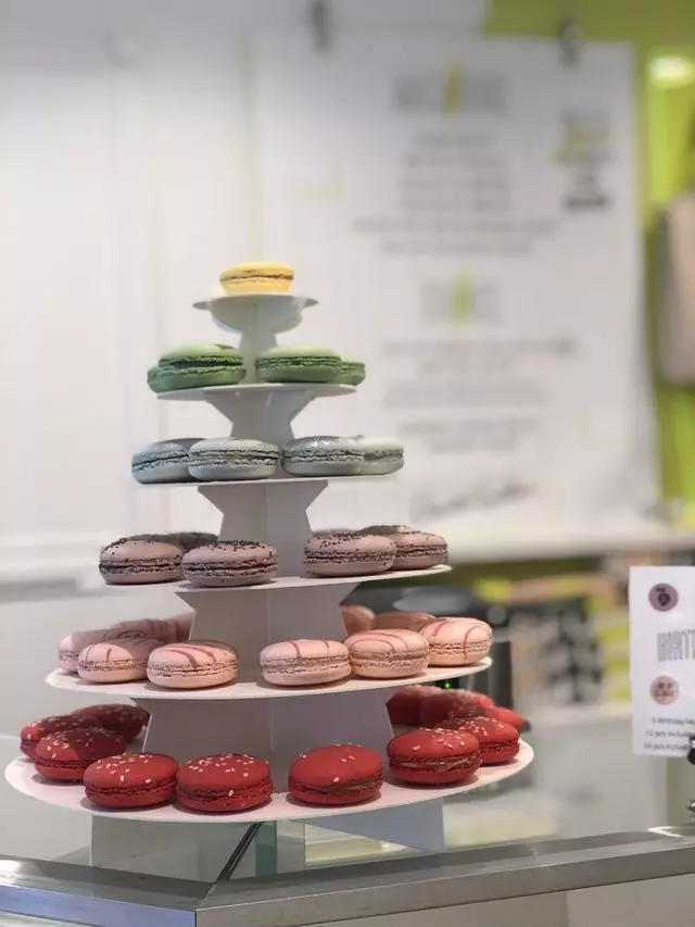 Chantal Guillon Macarons