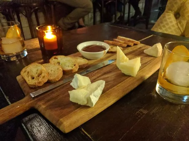 Noir Lounge
