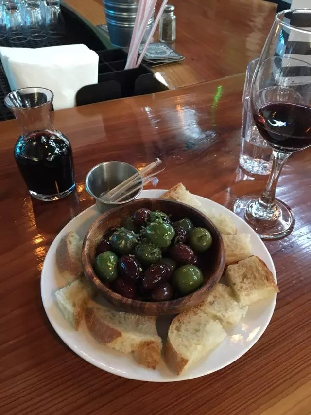 L’emigrante Wine Bar & Bistro