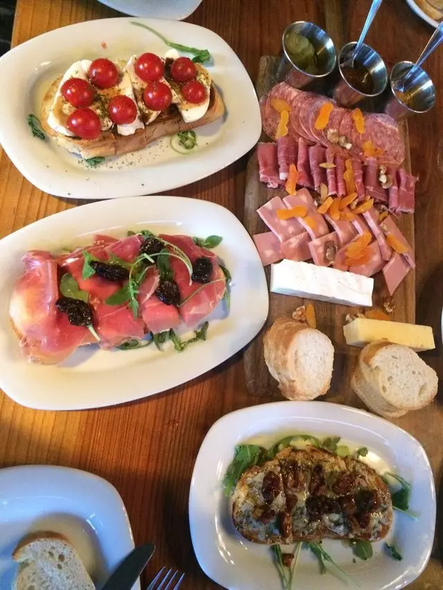 L’emigrante Wine Bar & Bistro