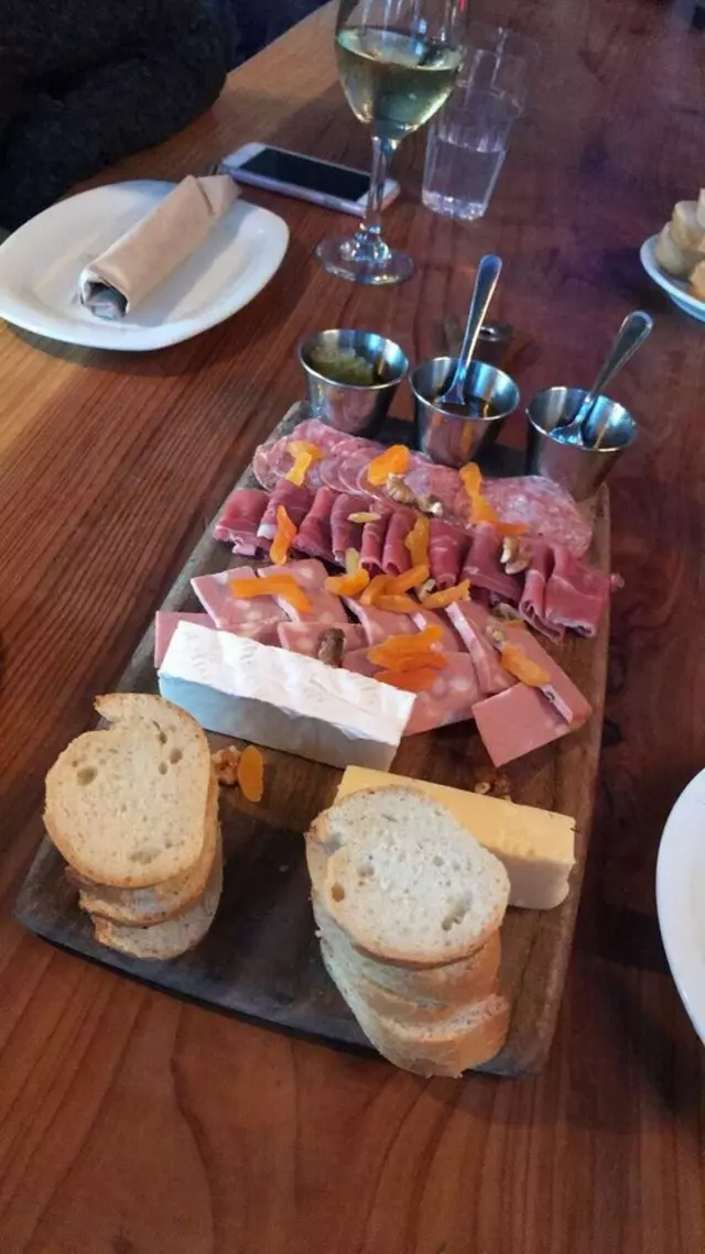 L’emigrante Wine Bar & Bistro