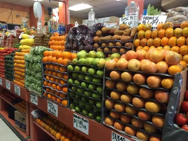 25th & Clement Produce Market