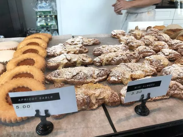 Les Gourmands Bakery