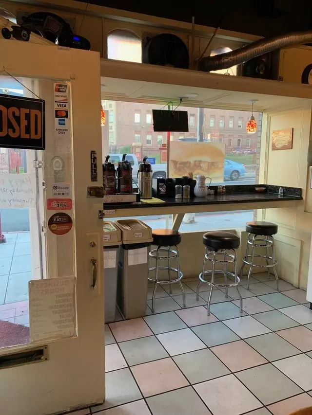 Luna’s Coffee House