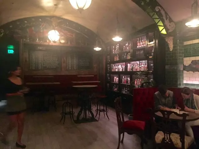 Whitechapel SF