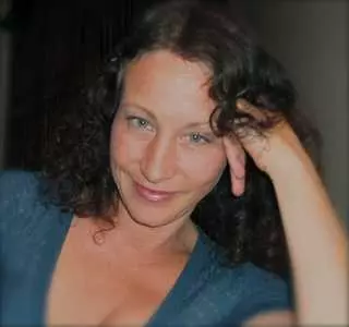 Cinthia Dennis