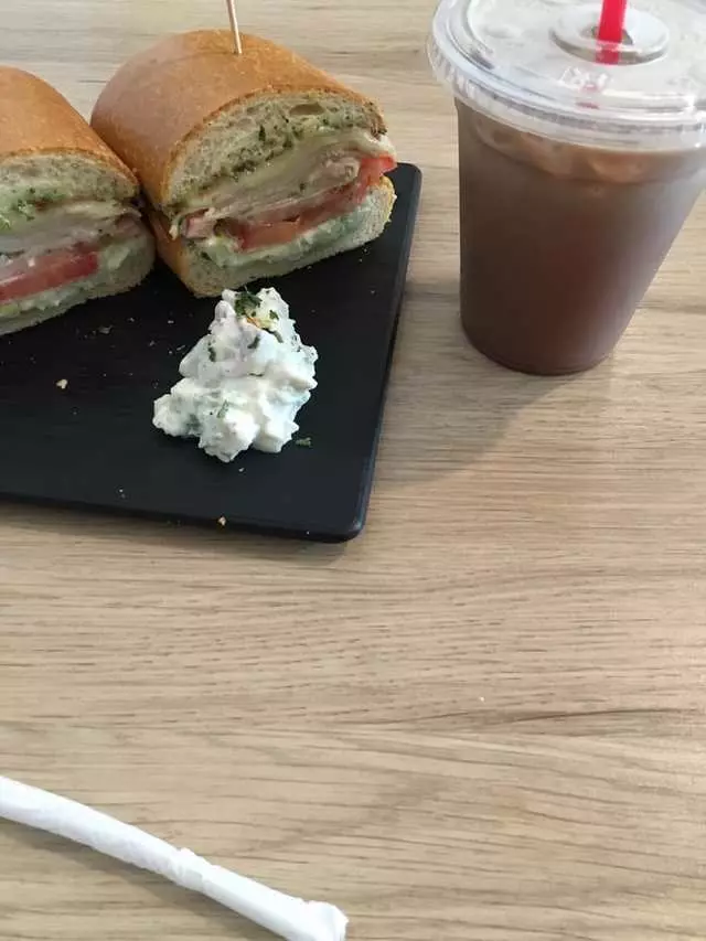 Amitis Café