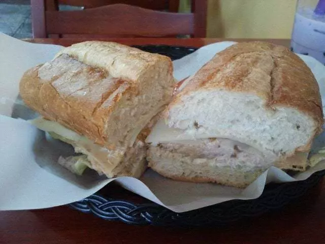 Amitis Café