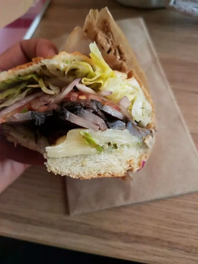 Amitis Café