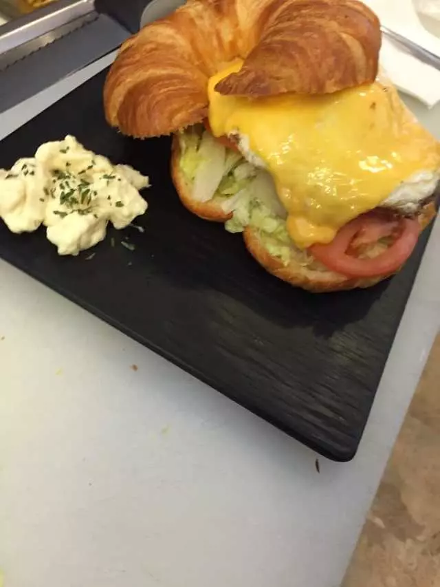 Amitis Café