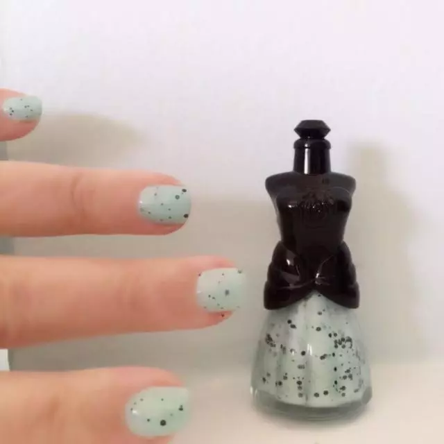 Aquatica Nails