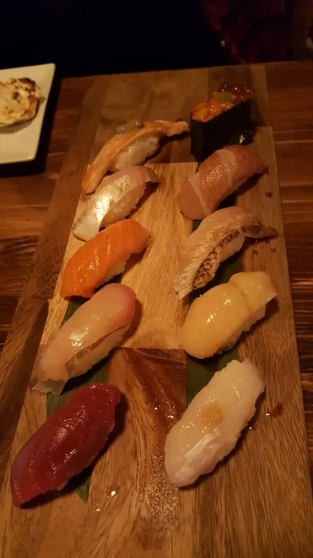 V16 Sushi Lounge