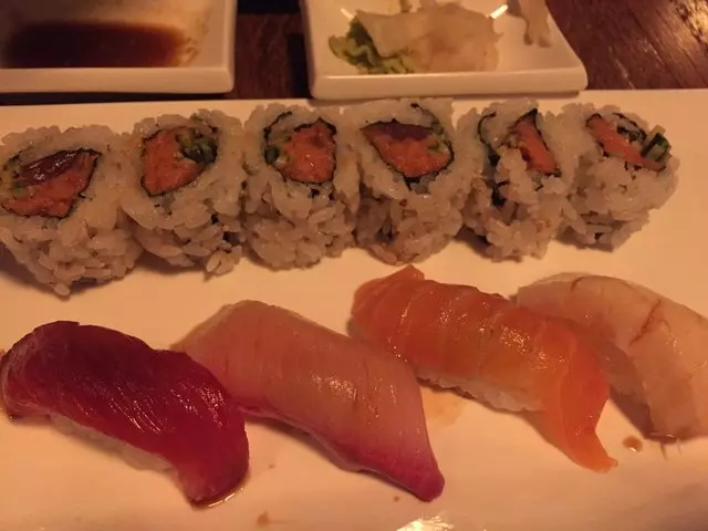 V16 Sushi Lounge