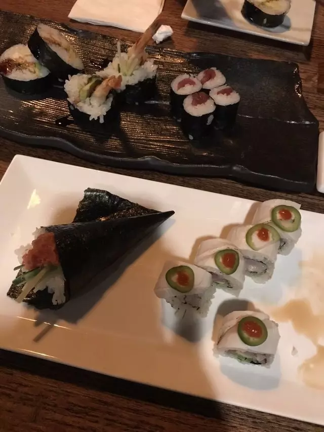 V16 Sushi Lounge