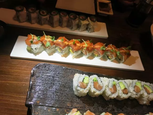 V16 Sushi Lounge