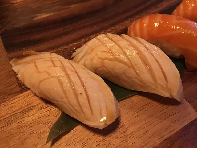 V16 Sushi Lounge