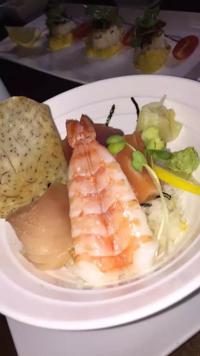 V16 Sushi Lounge
