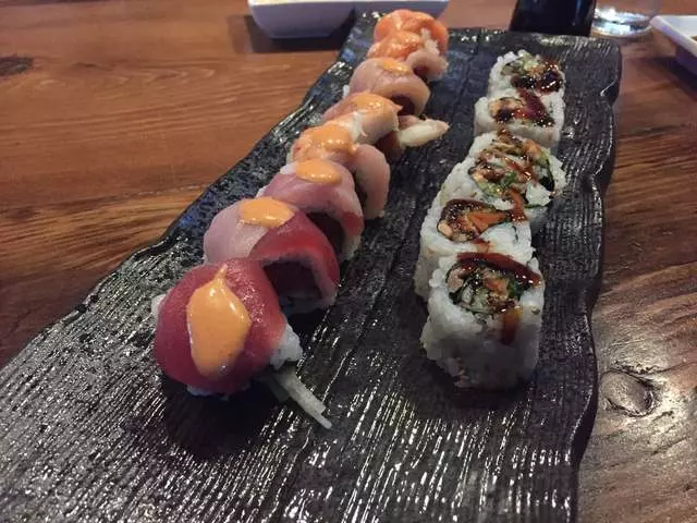 V16 Sushi Lounge