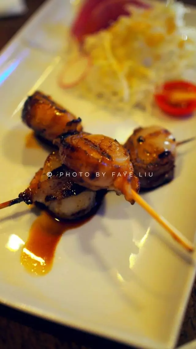 V16 Sushi Lounge