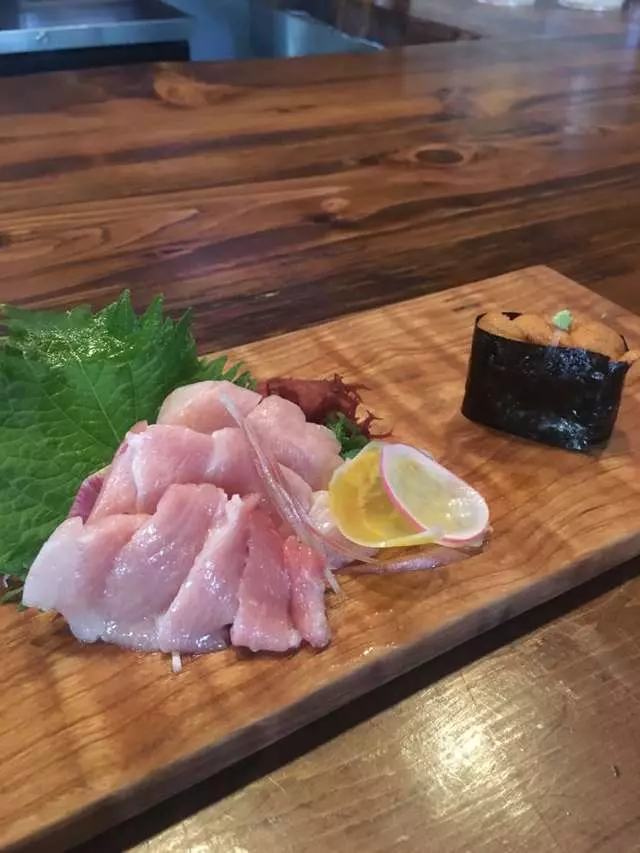 V16 Sushi Lounge