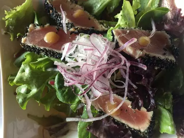 V16 Sushi Lounge