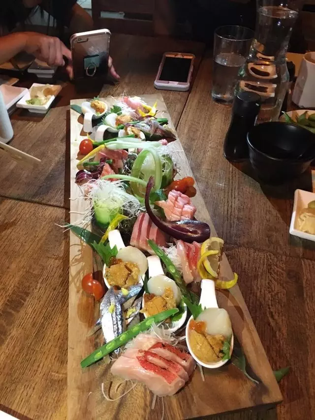 V16 Sushi Lounge
