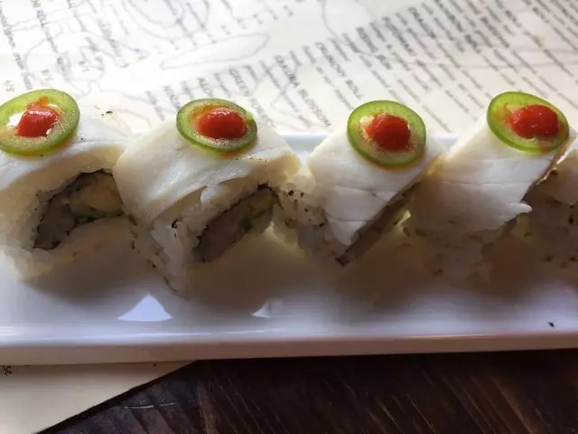 V16 Sushi Lounge