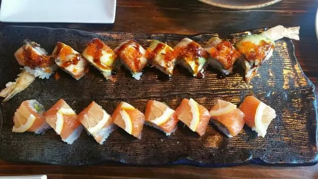 V16 Sushi Lounge