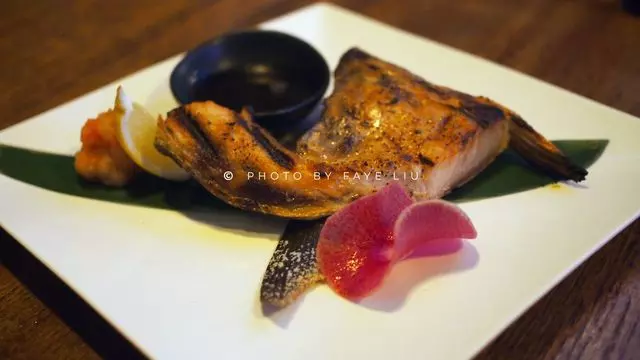 V16 Sushi Lounge