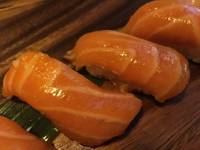 V16 Sushi Lounge