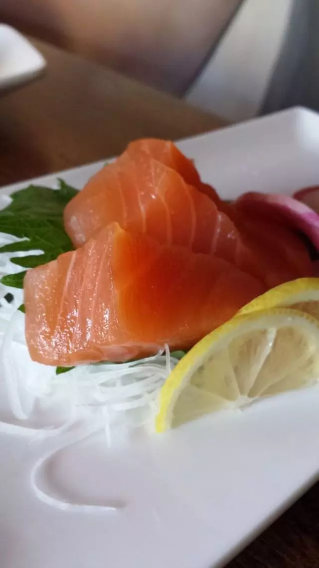 V16 Sushi Lounge