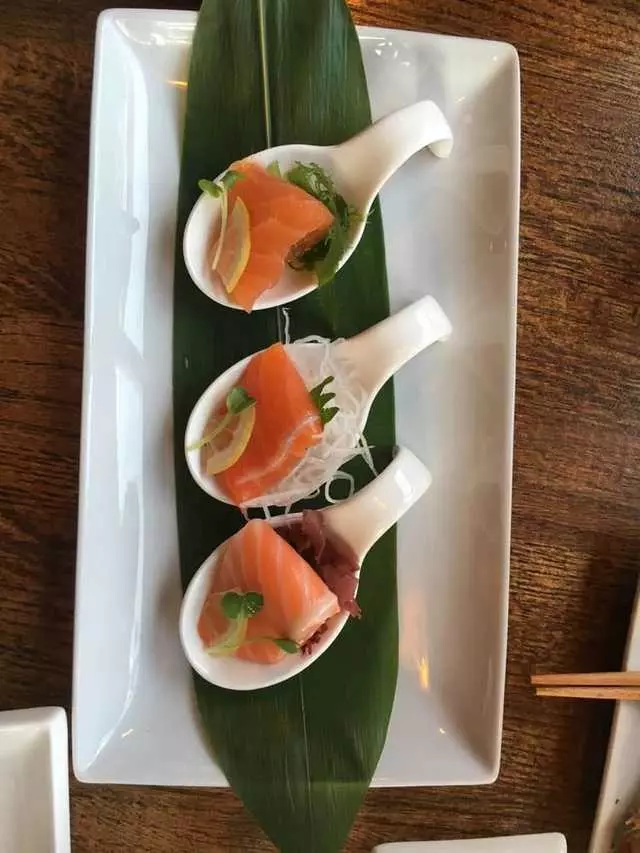 V16 Sushi Lounge