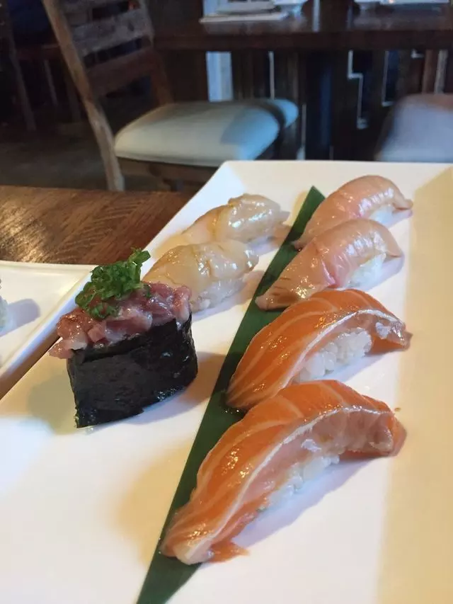 V16 Sushi Lounge