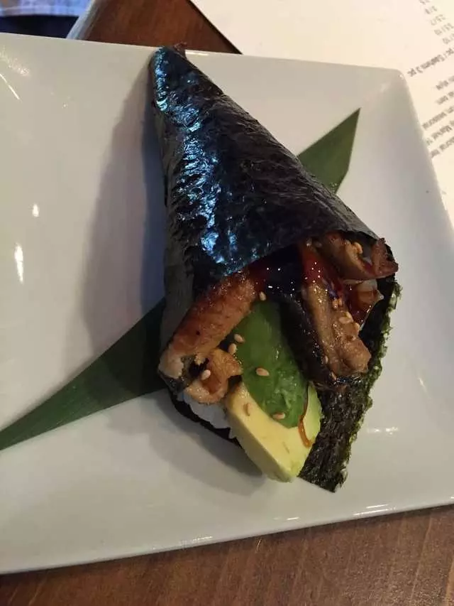 V16 Sushi Lounge