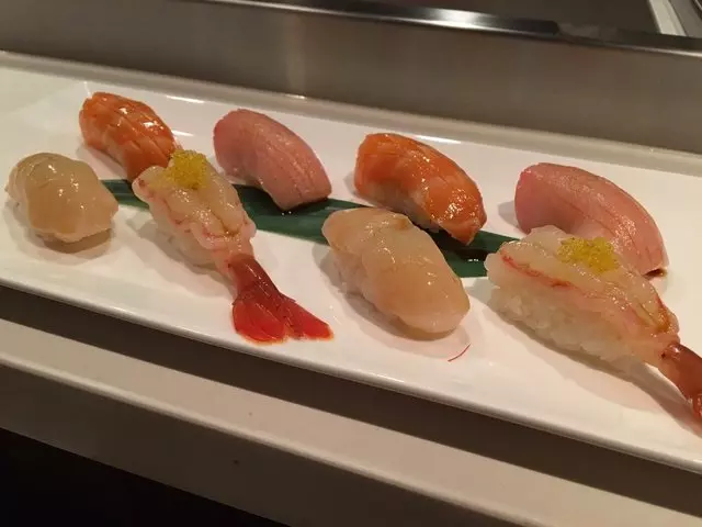 V16 Sushi Lounge