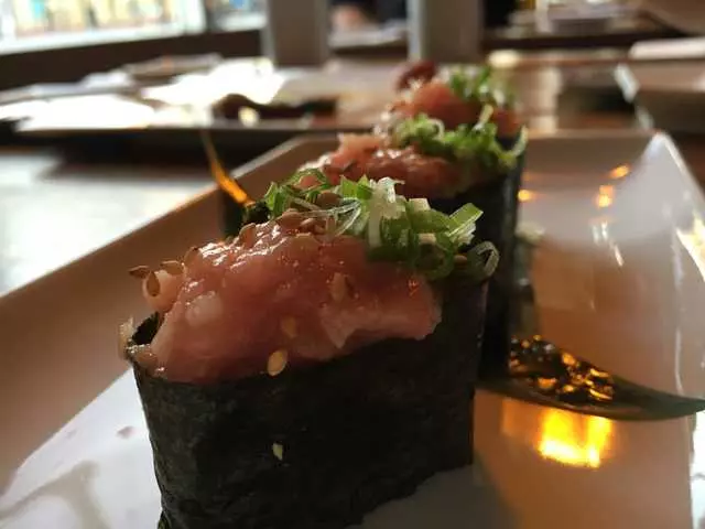 V16 Sushi Lounge