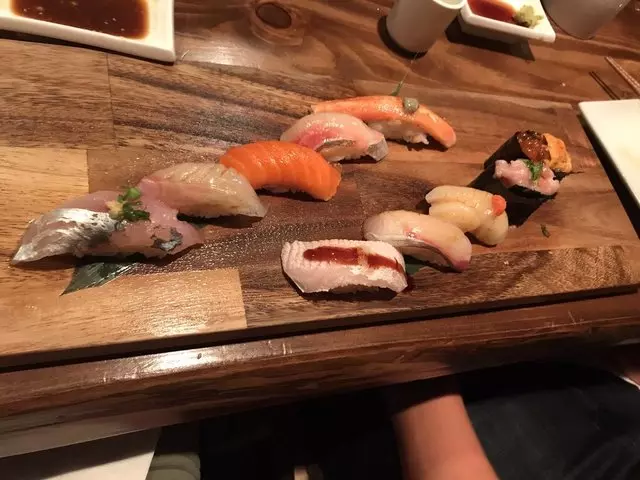 V16 Sushi Lounge